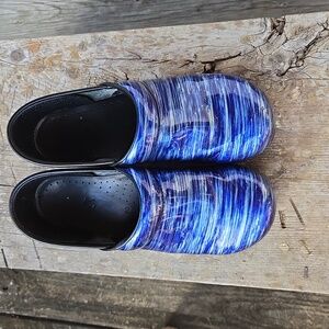 DANSKO Professional Womens Blue Clogs. Size 40EU/9 US. Good Condition!